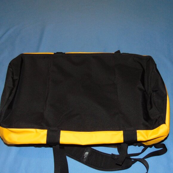 NEW  THE NORTH FACE  BASE CAMP  MEDIUM  DUFFEL - Picture 4 of 8